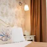 Mr. Bird Hotel