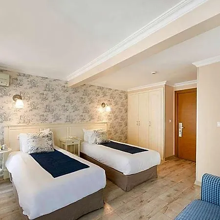 Mr. Bird Hotel 3*